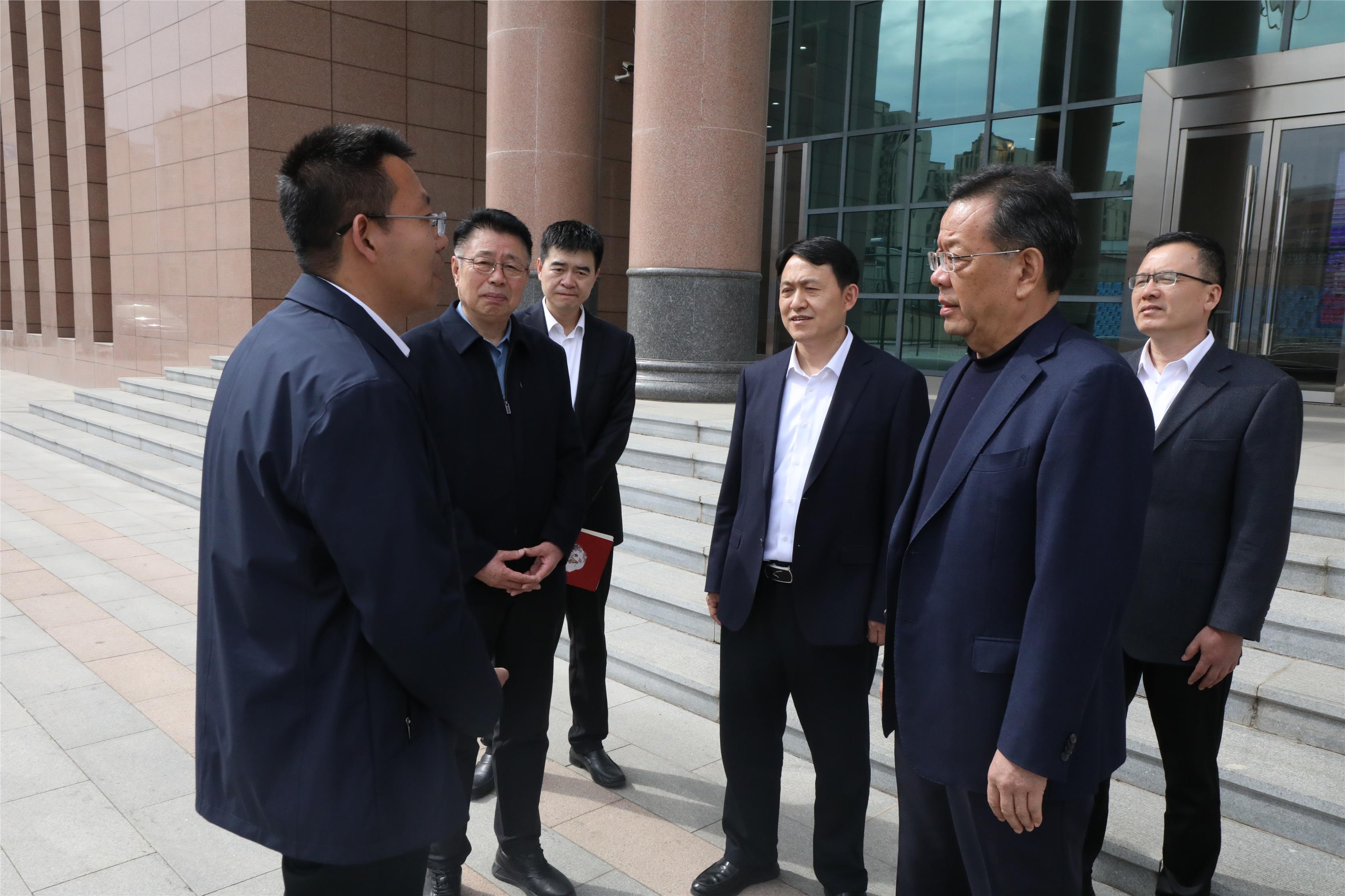 国网东营供电公司党委书记、副总经理李建飞来集团调研