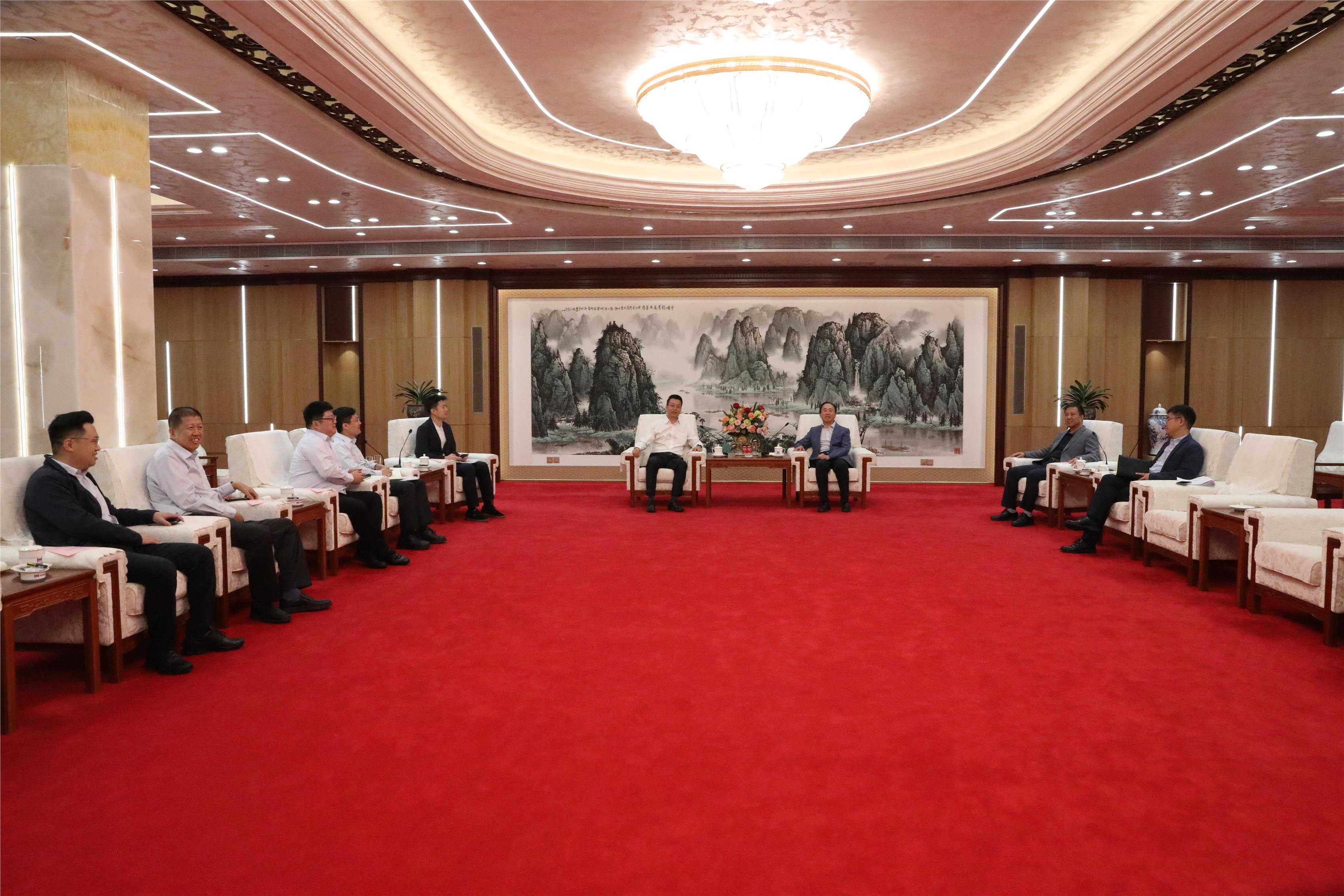 广发银行济南分行党委书记、行长李建元来集团调研