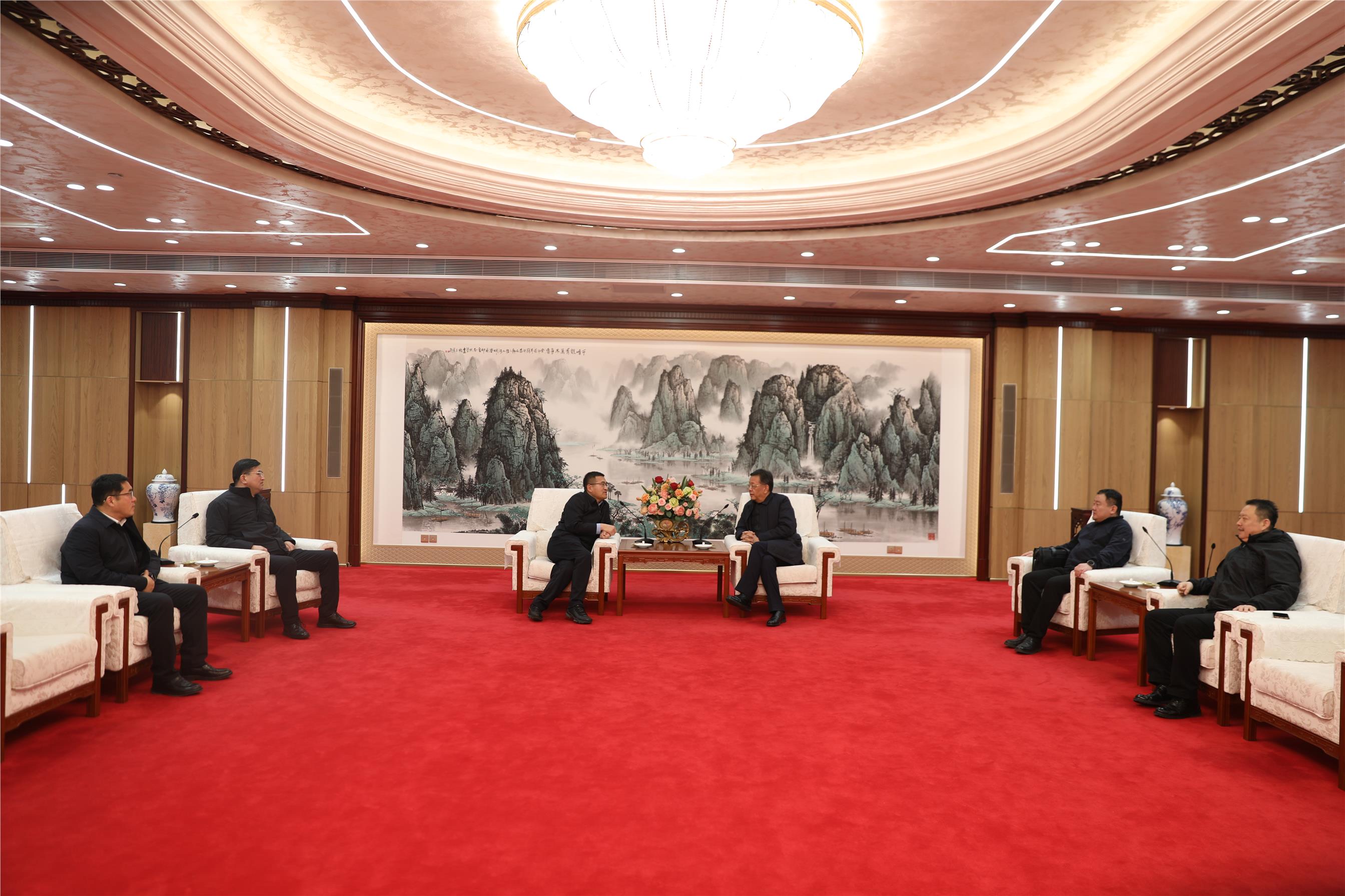 县委副书记、县长张奎滨来集团调研