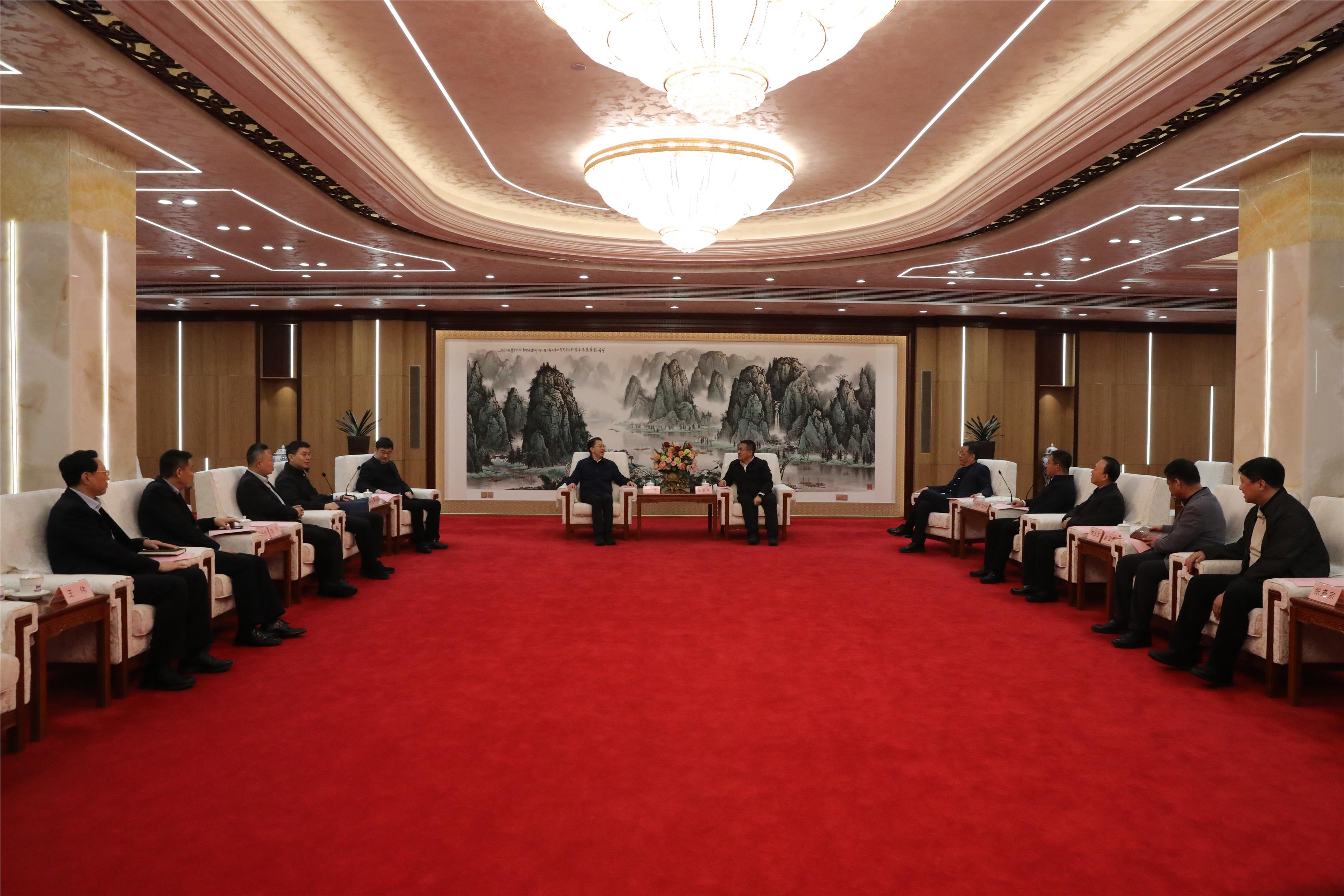 中国银行山东省分行党委书记、行长闫华来集团调研